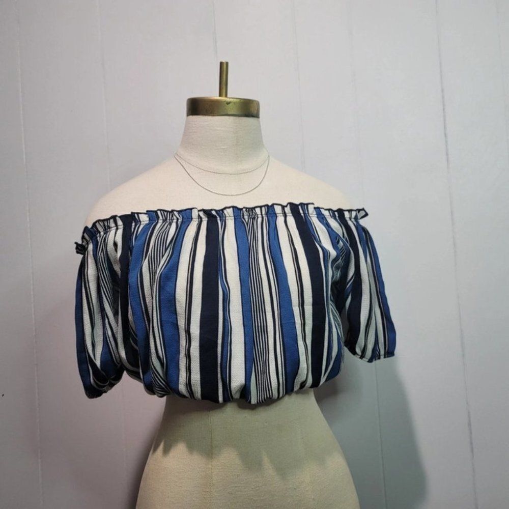 Crop top - Picture 1 of 4
